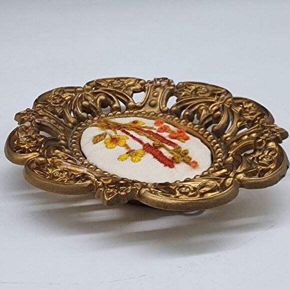 Vintage Cameo Creation Floral Embroidery Picture Frame Plastic Filigree - Picture 9 of 11